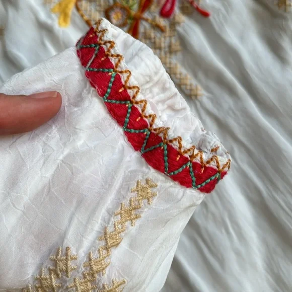 Johnny Was White Floral Embroidered Cupro Blouse, size XL. - Picture 8 of 10